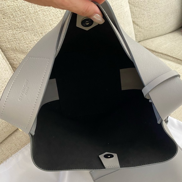 Authentic Givenchy Infinity Bucket Bag - Picture 11 of 12